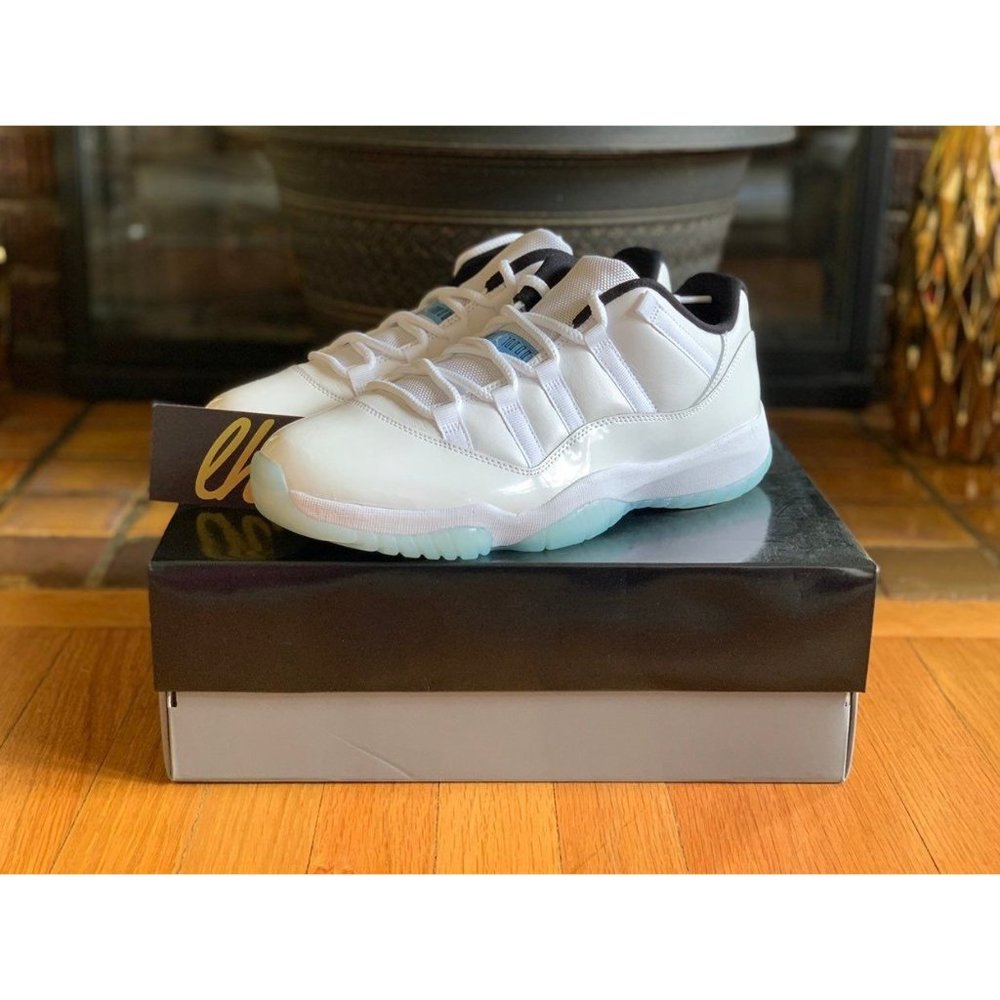 Size 11 Air Jordan Retro 11 Low "Legend Blue" - Picture 2 of 5